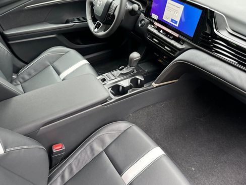 New 2026 Toyota Camry SE FWD image 17