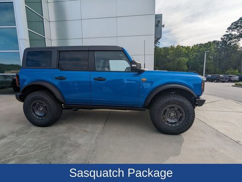 New 2025 Ford Bronco Badlands image 3