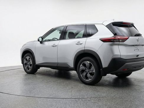 Used 2025 Nissan Rogue SV FWD image 6