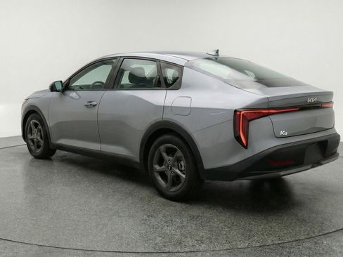 Used 2025 Kia K4 LXS image 6