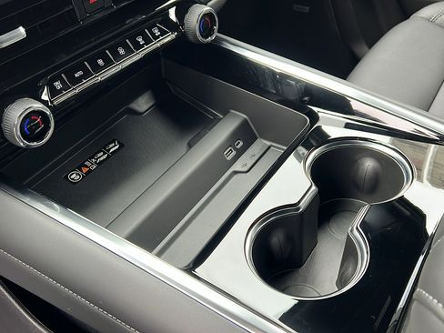 New 2026 Chevrolet Suburban LT w/ Comfort Package image 26