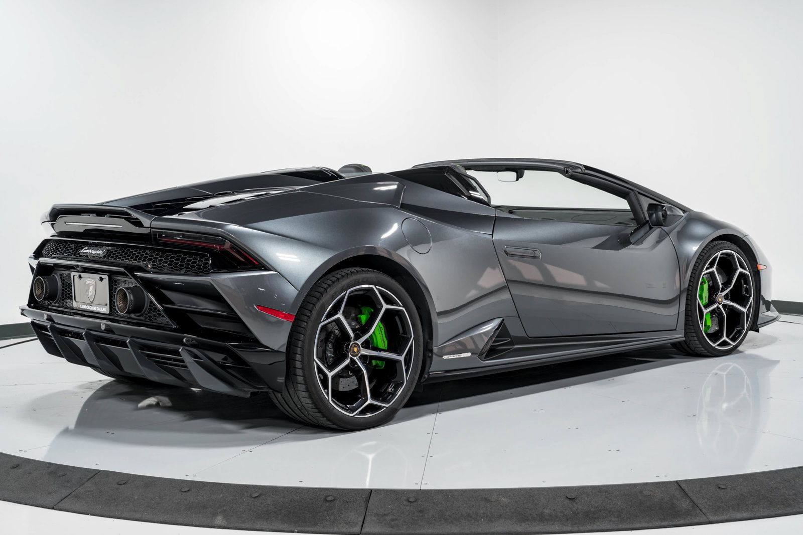 Used 2020 Lamborghini Huracan EVO AWD/4WD image 3