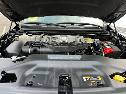 Used 2023 Jeep Wagoneer L Series III w/ Premium Group I image 24