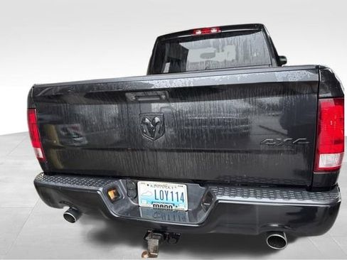 Used 2018 RAM 1500 Express w/ Black Ram 1500 Express Group AWD/4WD image 4