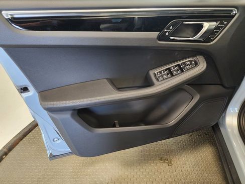 Certified 2025 Porsche Macan . image 17
