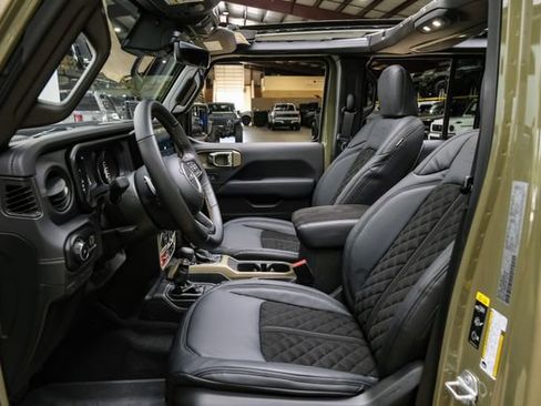 Used 2025 Jeep Wrangler Unlimited Rubicon 392 AWD/4WD image 17
