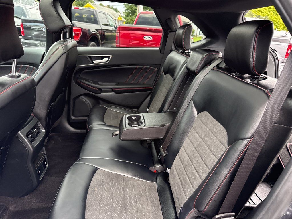 Used 2024 Ford Edge ST-Line AWD/4WD image 15