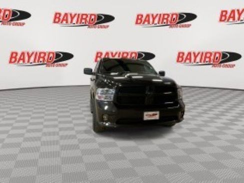Used 2018 RAM 1500 Express w/ Express Value Package AWD/4WD image 3