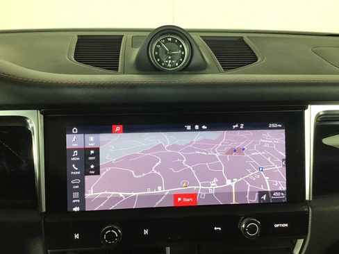 Certified 2023 Porsche Macan Turbo AWD/4WD image 29
