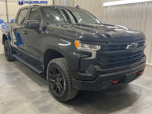 Used 2025 Chevrolet Silverado 1500 LT Trail Boss w/ Convenience Package II AWD/4WD image 1