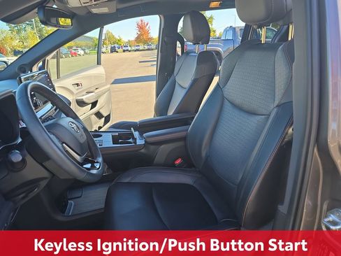 Certified 2022 Toyota Sienna XSE image 19