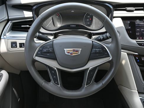 Used 2021 Cadillac XT5 Premium Luxury FWD image 11