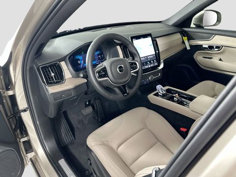 New 2026 Volvo XC90 B5 Core image 10