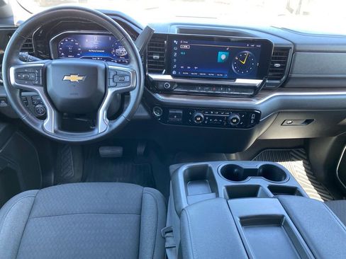 Used 2024 Chevrolet Silverado 2500 LT w/ Convenience Package AWD/4WD image 4