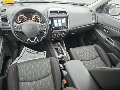 Used 2025 Mitsubishi Outlander Sport image 12