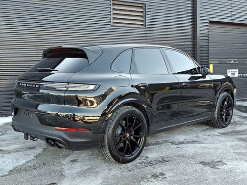 Certified 2025 Porsche Cayenne image 7