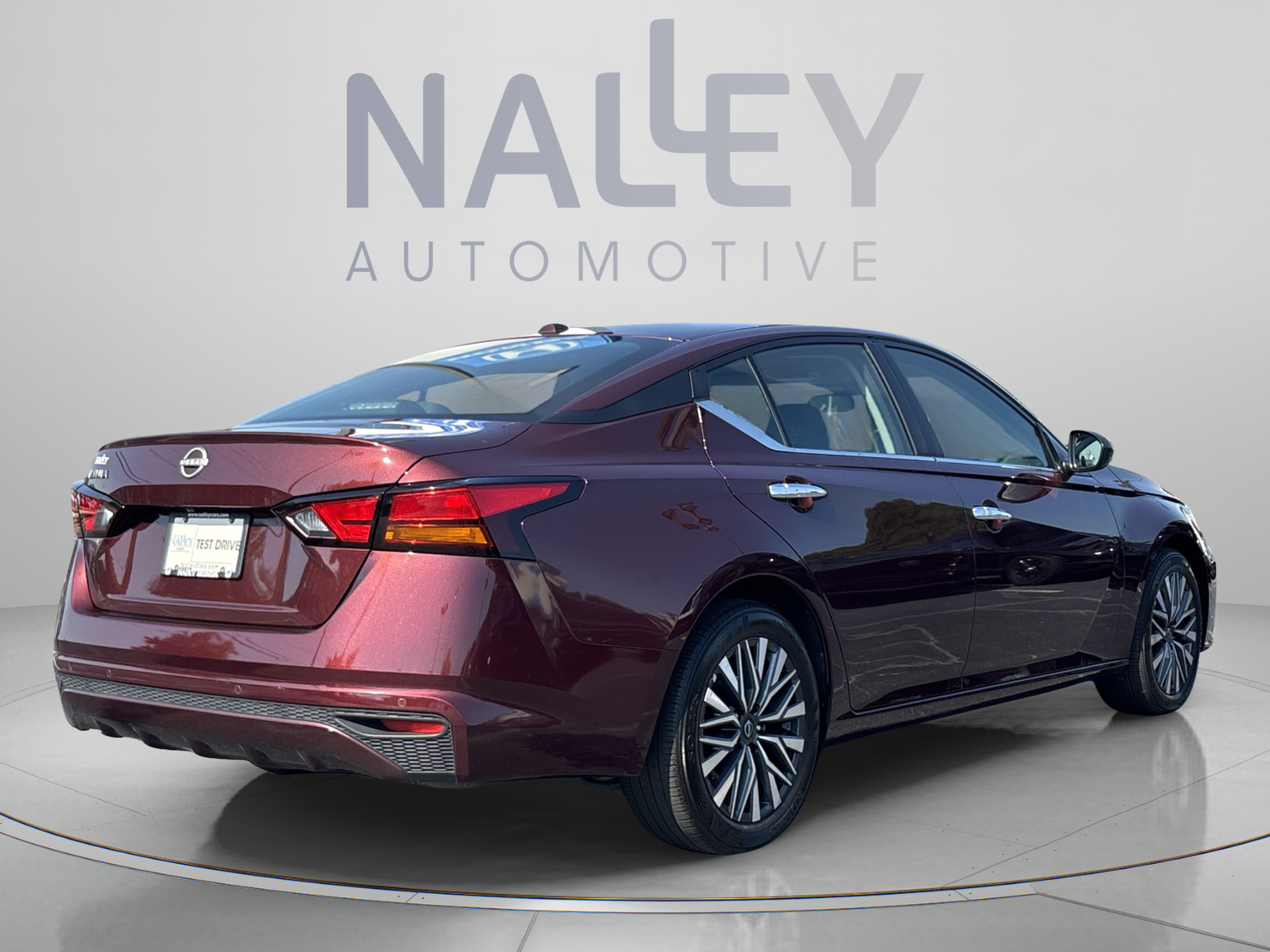 Used 2025 Nissan Altima 2.5 SV FWD image 5