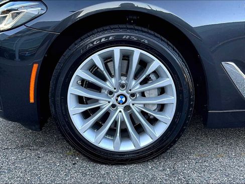 Used 2023 BMW 530i xDrive w/ Premium Package image 7