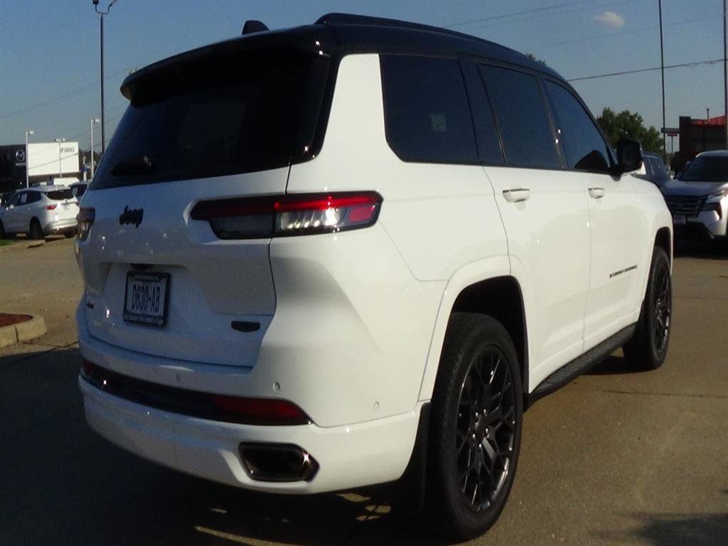 Used 2024 Jeep Grand Cherokee L Summit AWD/4WD image 6