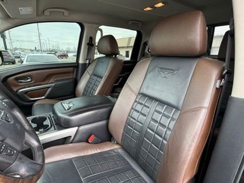 Used 2019 Nissan Titan Platinum Reserve w/ Platinum Utility Package image 11