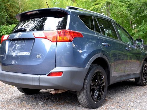 Used 2014 Toyota RAV4 LE AWD/4WD image 5