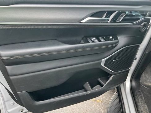 Used 2024 Jeep Wagoneer Series II AWD/4WD image 10