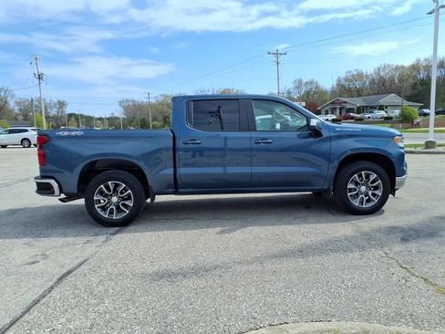Used 2024 Chevrolet Silverado 1500 LT AWD/4WD image 19