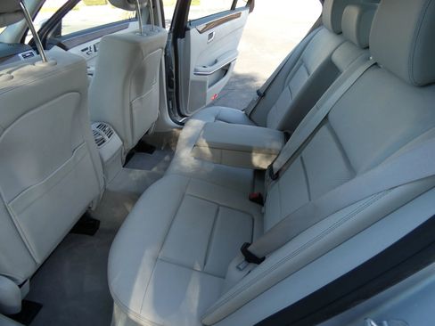 Used 2016 Mercedes-Benz E 350 Sedan w/ Premium Package image 39