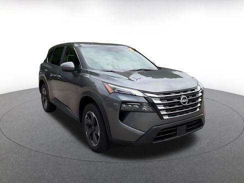 Used 2025 Nissan Rogue SV FWD image 3