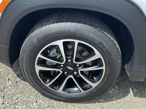 Used 2024 Chevrolet TrailBlazer LT w/ LT Cold Weather Package AWD/4WD image 8
