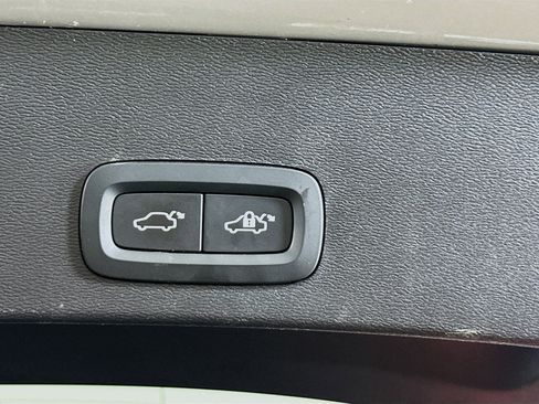 Used 2025 Volvo XC40 B5 Core AWD/4WD image 31