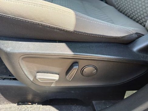 Used 2020 Ford Escape SE FWD image 10