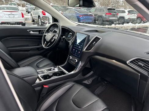 Used 2022 Ford Edge Titanium AWD/4WD image 16