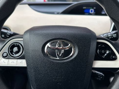 Used 2016 Toyota Prius Two image 25