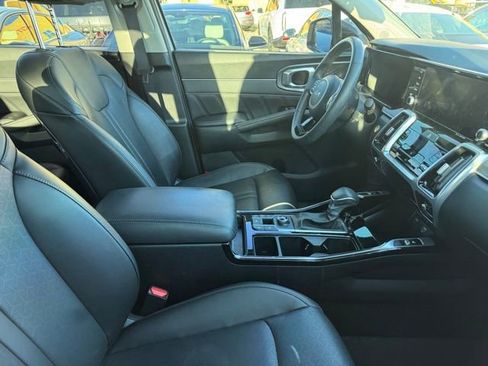 Used 2023 Kia Sorento SX image 8