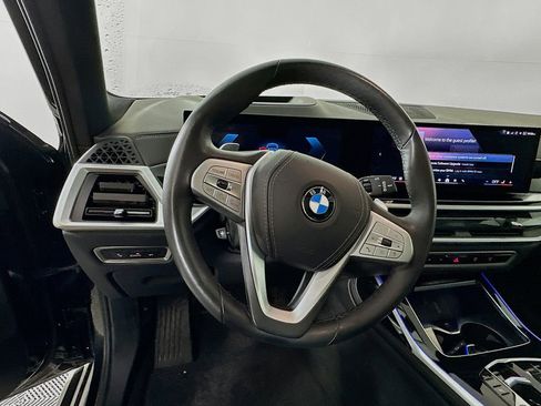 Used 2024 BMW X7 xDrive40i w/ Premium Package image 14