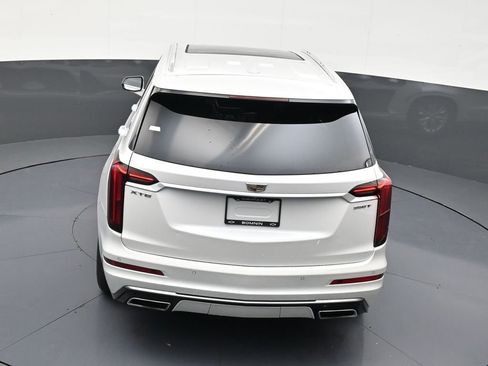 Used 2021 Cadillac XT6 Luxury image 16