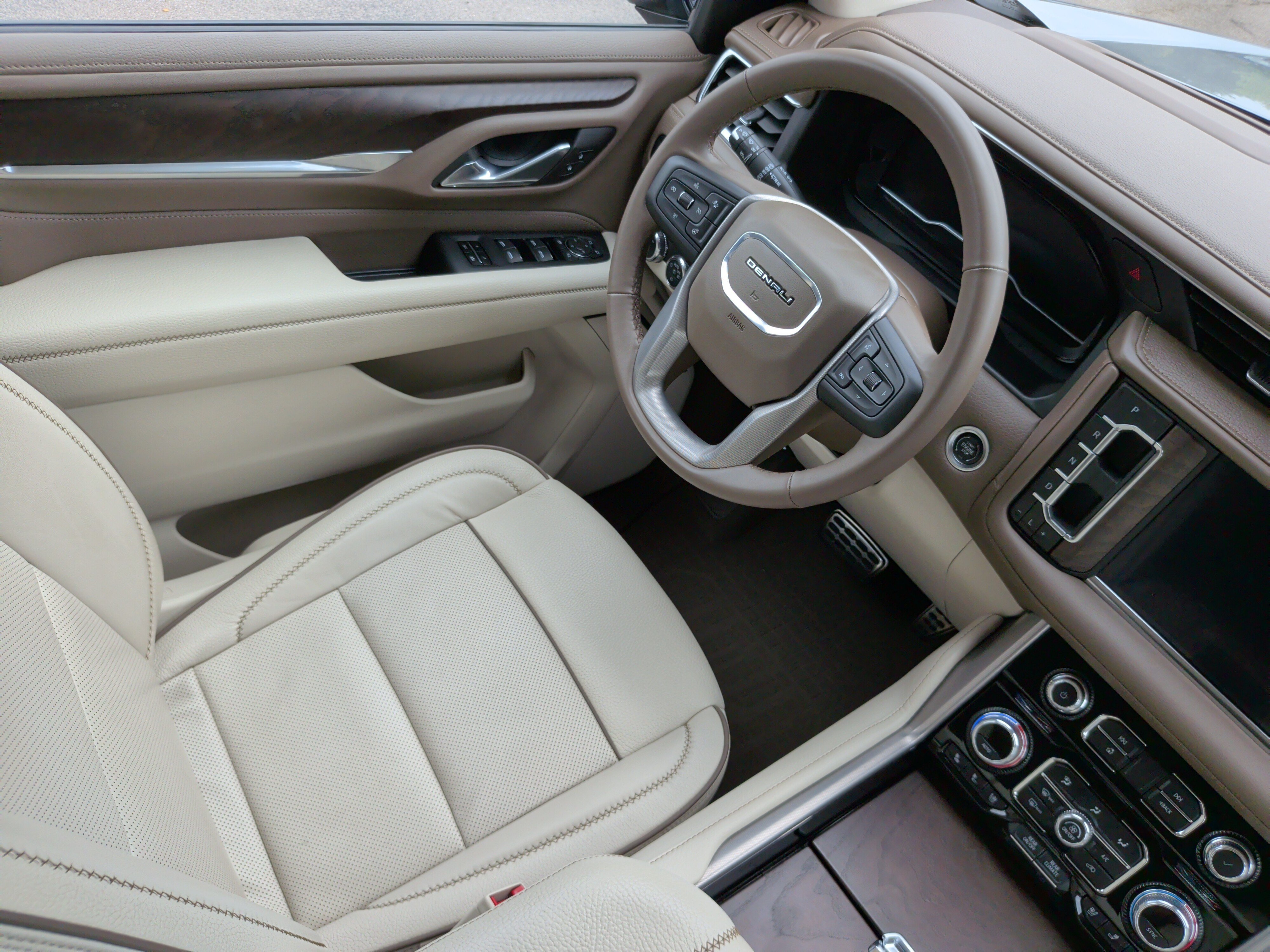 Used 2024 GMC Yukon Denali AWD/4WD image 34