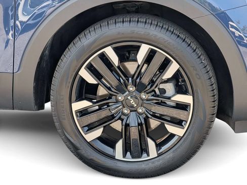 Certified 2025 Kia Telluride SX FWD image 6