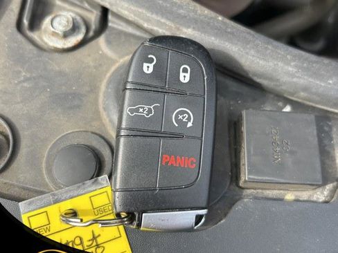 Used 2018 Jeep Grand Cherokee Altitude image 24