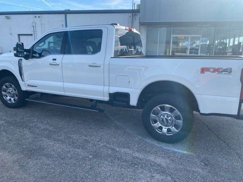 Used 2025 Ford F250 Lariat w/ Lariat Ultimate Package image 4