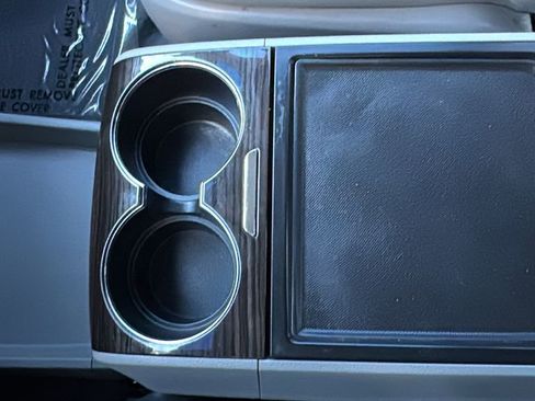 Used 2020 Toyota Sienna XLE w/ XLE Navigation Package image 15