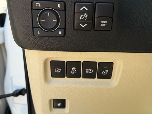 Used 2022 Lexus GX 460 Premium w/ Premium Plus Package AWD/4WD image 19