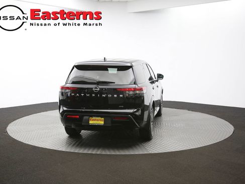 Used 2024 Nissan Pathfinder S image 48