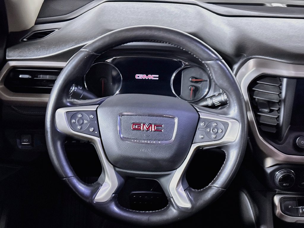 Used 2021 GMC Acadia Denali w/ Denali Ultimate Package AWD/4WD image 13