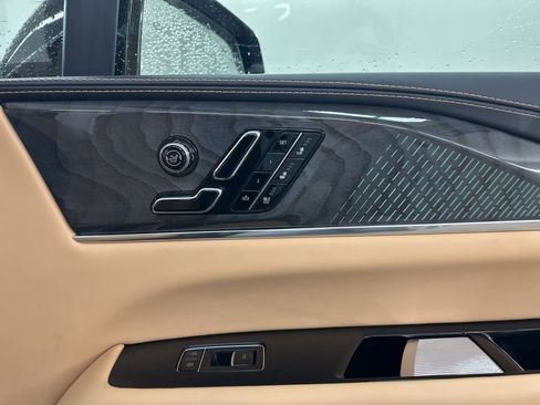 Used 2025 Cadillac Escalade IQ Luxury 2 image 17