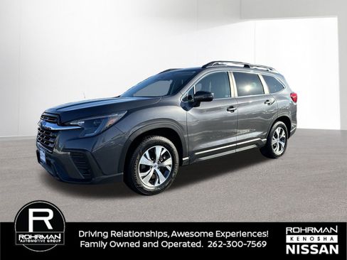 Used 2023 Subaru Ascent Premium w/ Convenience Package image 2