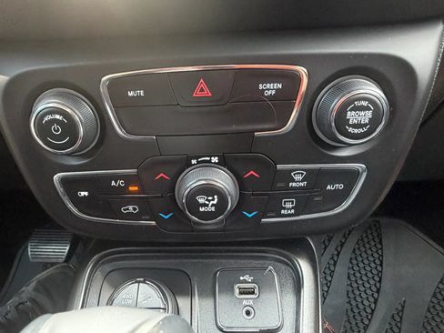 Used 2017 Jeep Compass Trailhawk w/ Popular Equipment Group AWD/4WD image 26
