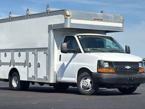 Used 2016 Chevrolet Express 3500 RWD image 1