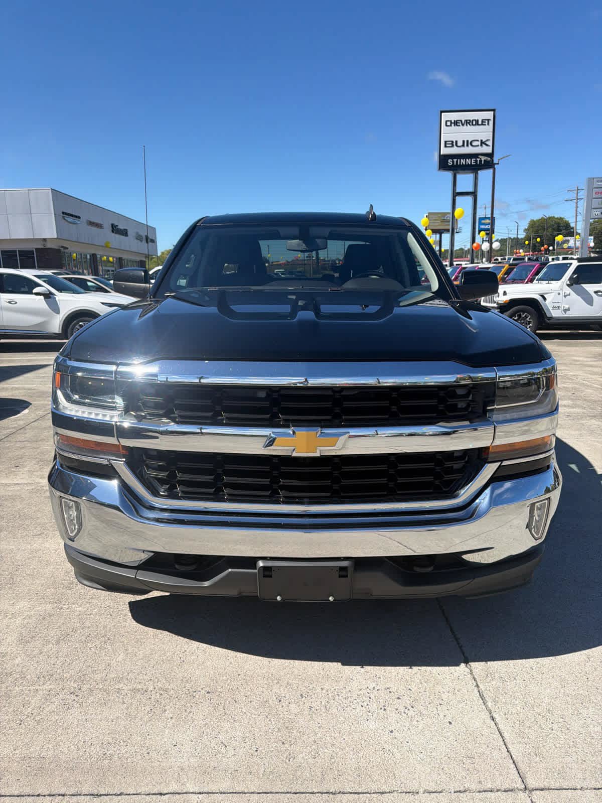 Used 2017 Chevrolet Silverado 1500 LT w/ All Star Edition AWD/4WD image 3